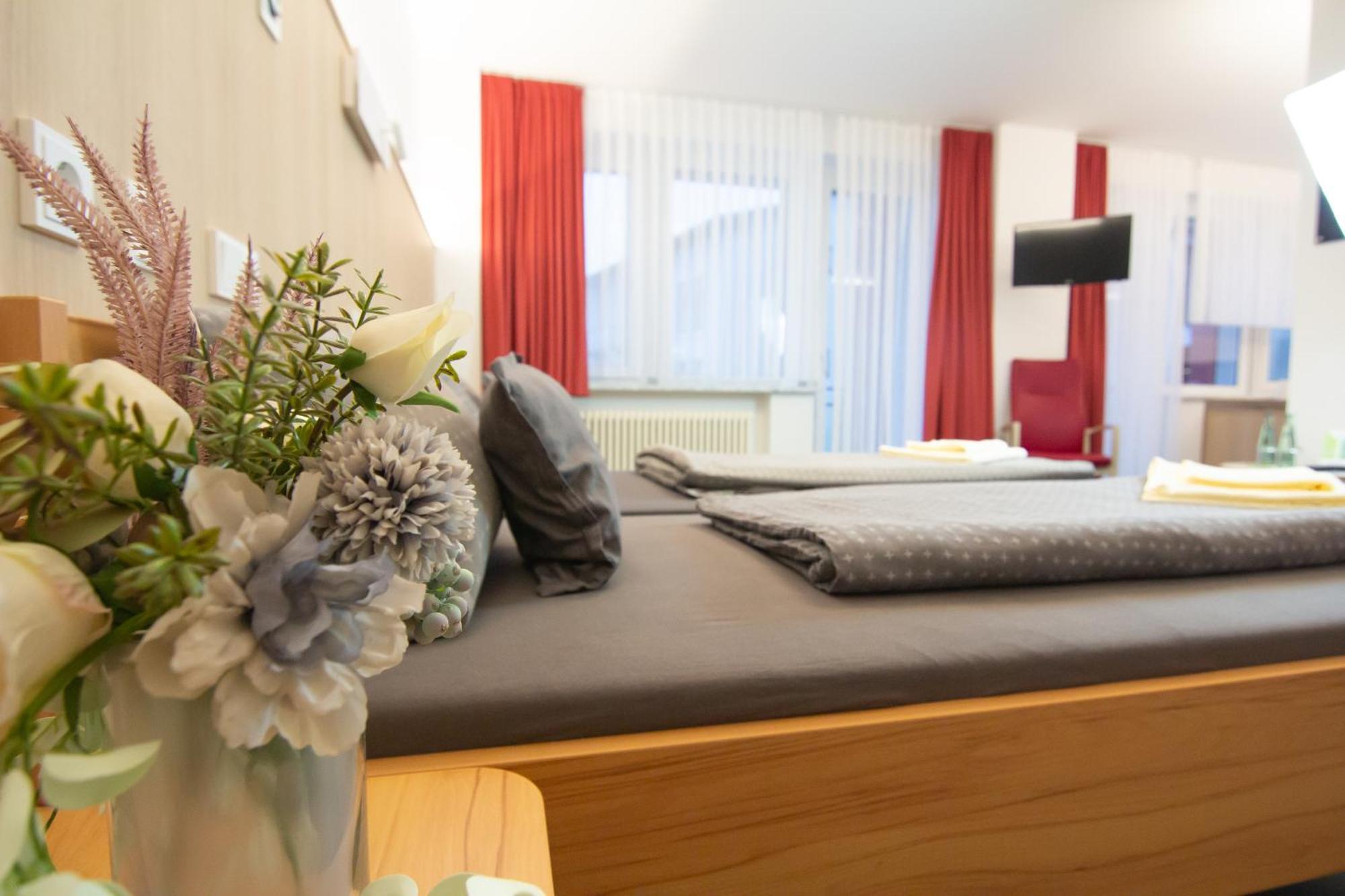 Green Night Hotel Falkenstein  エクステリア 写真